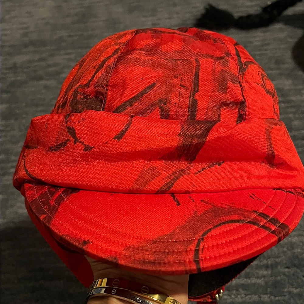 Nils Red and Black Abstract Cap
